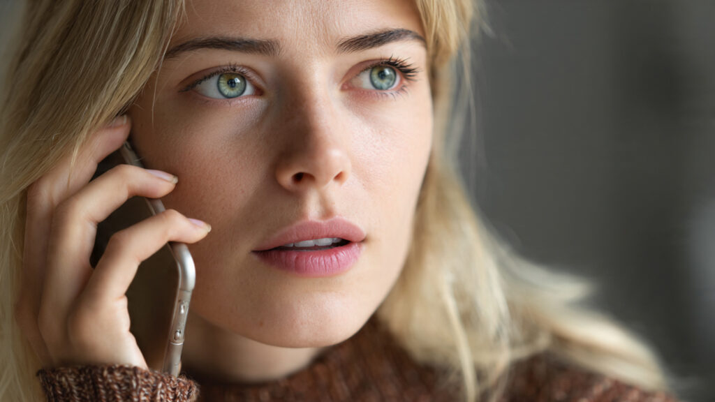 0800 033 8055? Who Calls from This Number and Why